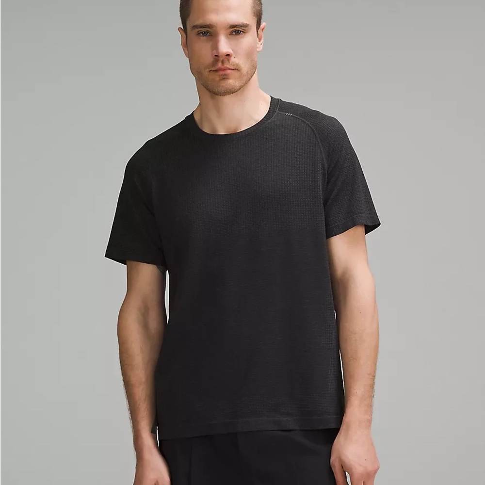 Lululemon Bundle of 4 Metal Vent Tech Short-Sleeve Shirts in XXL